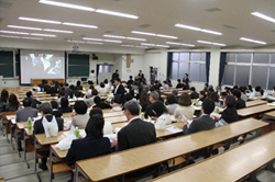 総会の模様
